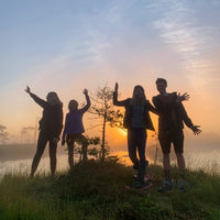 SAULLĒKTA PĀRGĀJIENS AR PURVA KURPĒM UN BROKASTIS (5748534116515) (9298974638422)